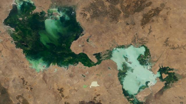 Can you put these ghostly green lakes back together?