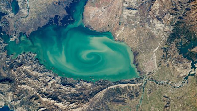 Can you rearrange Lake Skadar's giant green swirl?