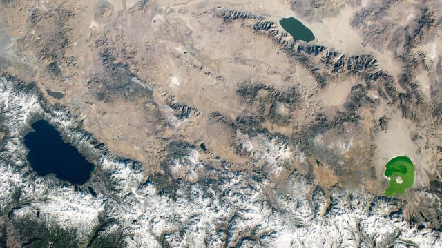 Can you rearrange this trio of colorful US lakes?
