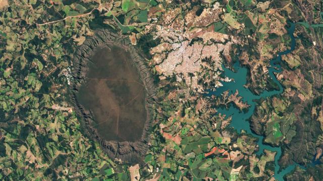 Can you put this giant Brazilian dome back together?